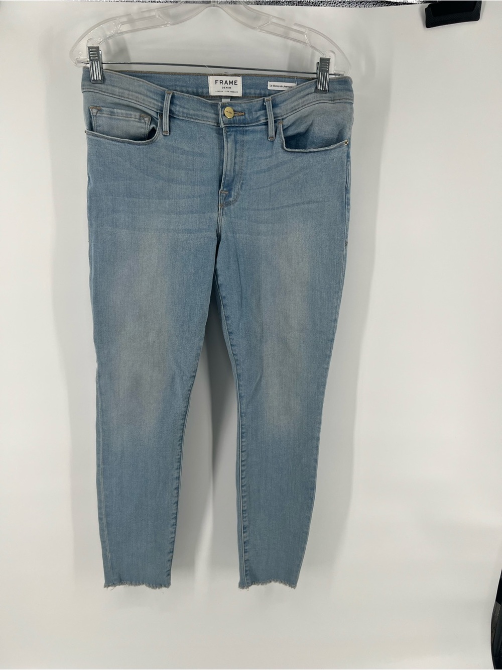 Frame Le Skinny de Jeanne Crop, 30, frayed hem, mid blue with washed thigh